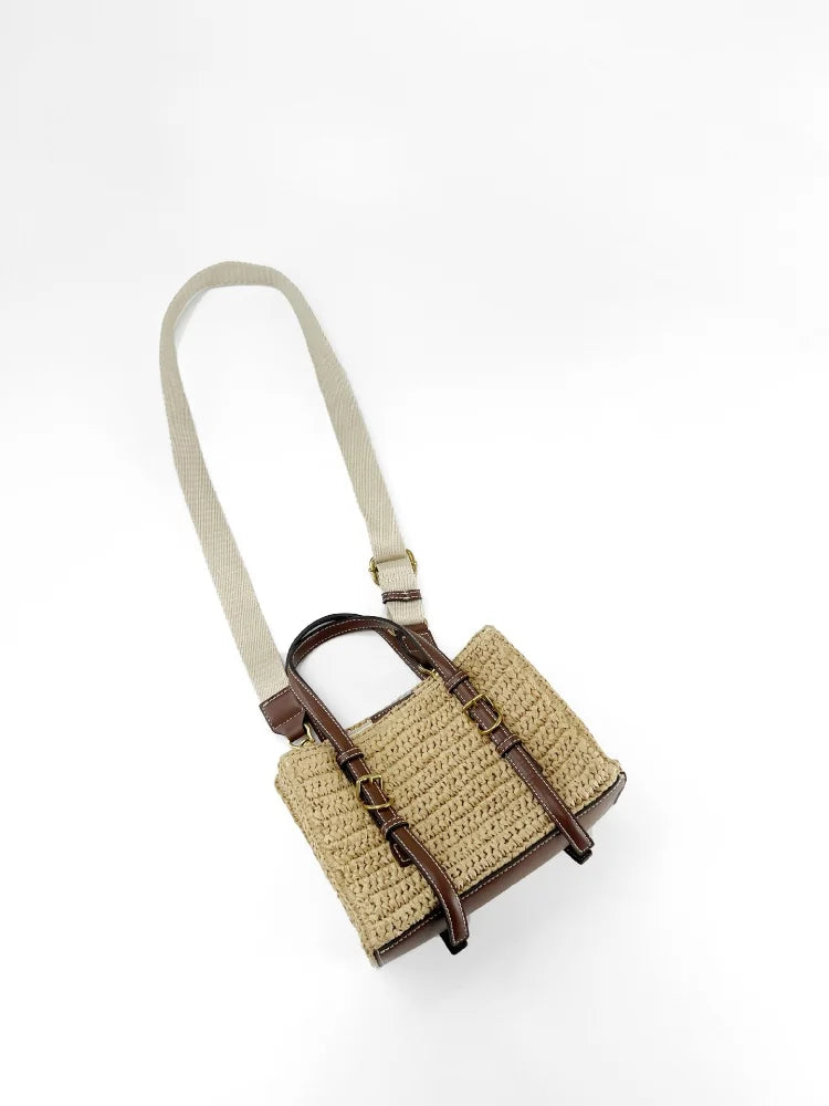 תיק קש מיני עם ידיות עור ורצועת כתף מבד